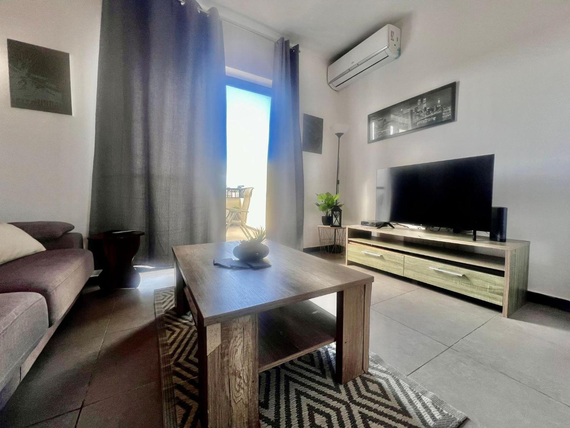 83/3-Lovely 1 Bedroom Penthouse Birkirkara Esterno foto