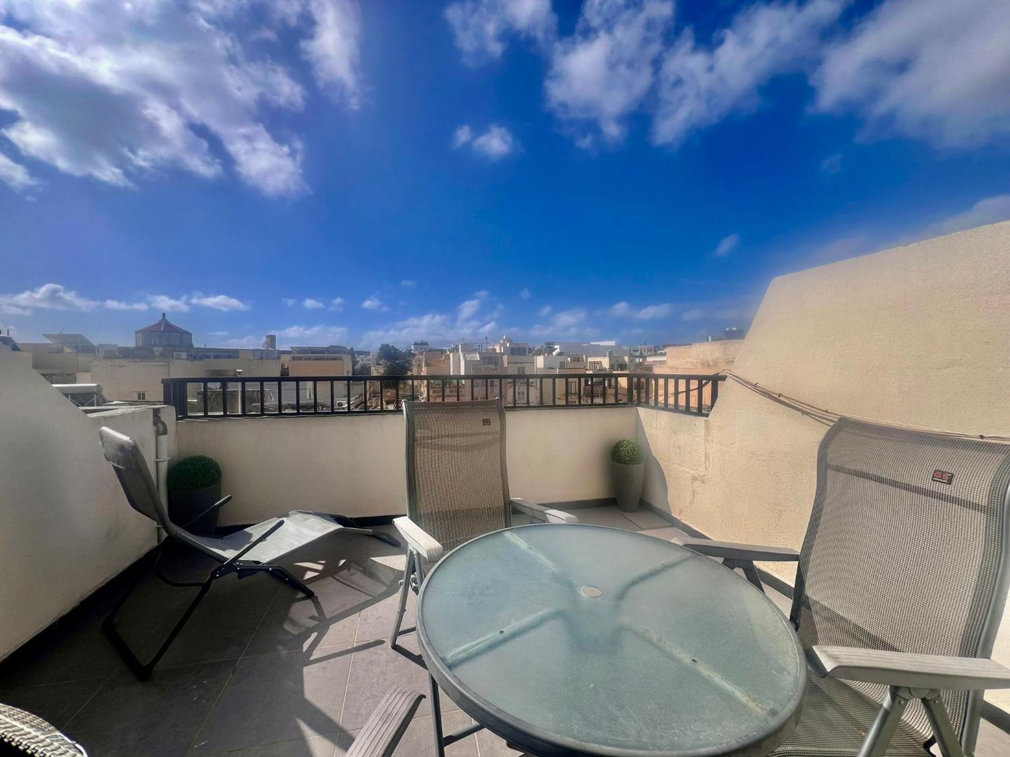 83/3-Lovely 1 Bedroom Penthouse Birkirkara Esterno foto